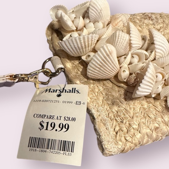 NWT Sigrid Olsen Tan Clutch with Sea Shell Embellishments - Picture 4 of 9